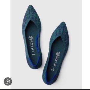 Rothy’s The Point GUC 10.5 Emerald Blue Snake